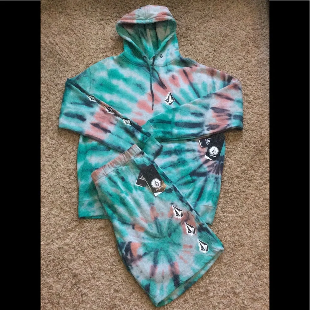 Volcom Fleece Hoodie & Shorts Set Tie Dye - Picture 1 of 6
